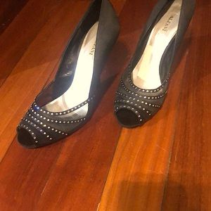 ALFANI SIZE 9 , like new, wore once several years ago